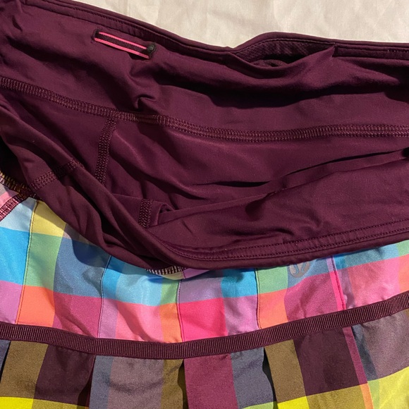 Lululemon, pleated running skort, size 10 - Picture 4 of 4